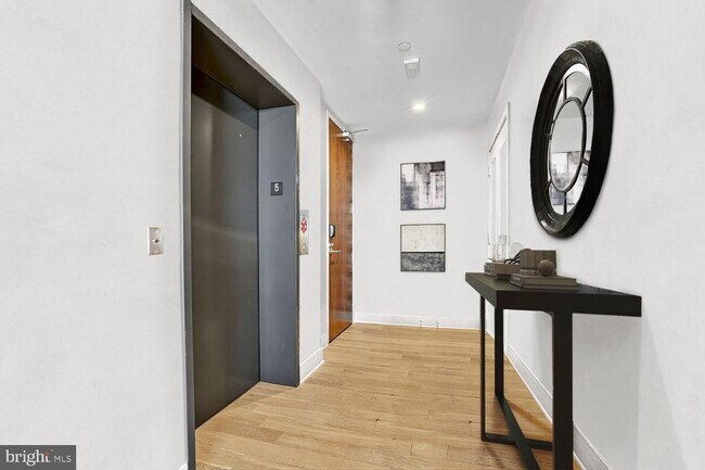Building Photo - 45 Sutton Square SW