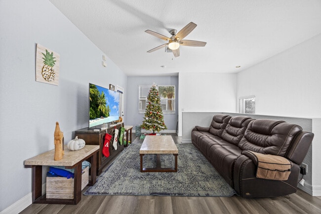 Building Photo - 3128 Grandiflora Dr