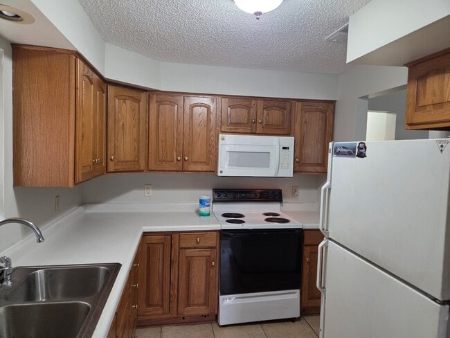 Building Photo - 315 N 1st St