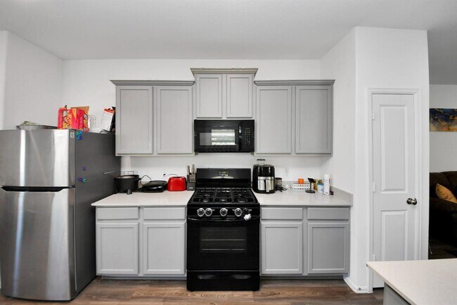Building Photo - 18462 Summit Ranch Dr