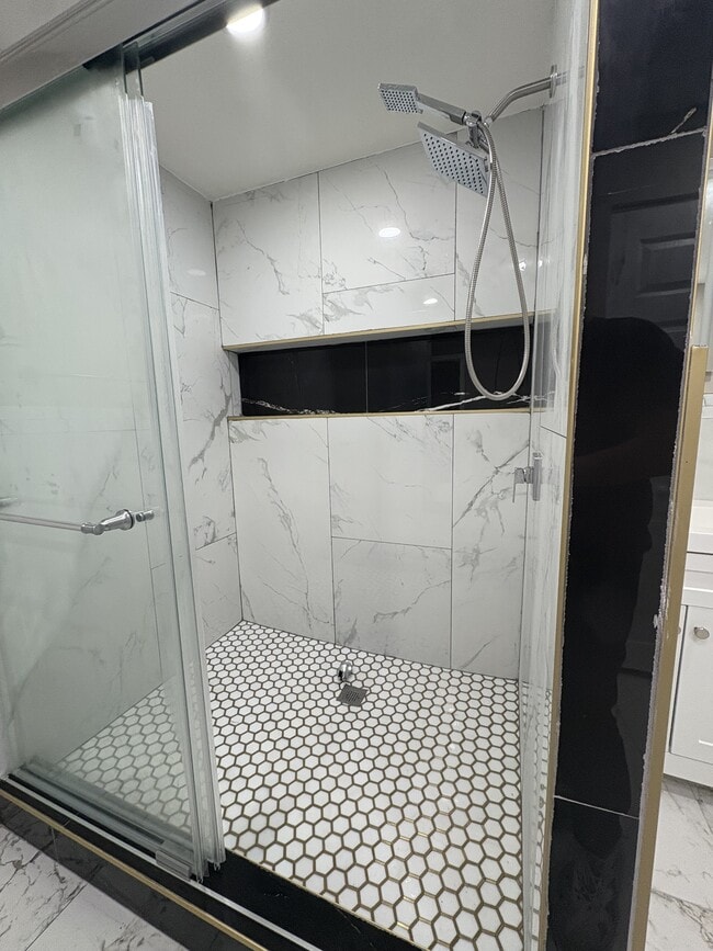 Building Photo - 2229 N Hancock St