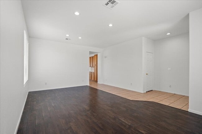 Building Photo - Fabulous Home!