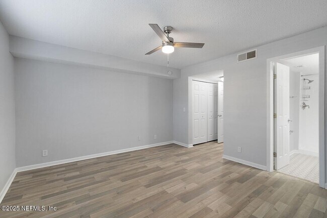 Building Photo - 6655 Bell Tower Ct