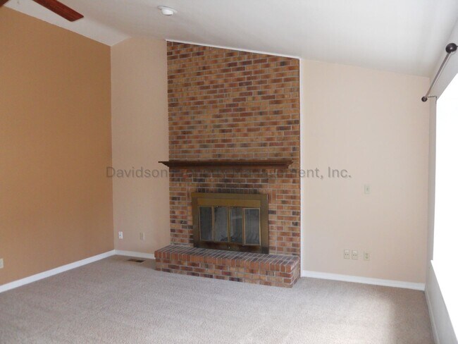 Building Photo - Great 4 bedroom Rancher in Northeast Colorado Springs