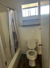 Building Photo - 1020 S Rock Island Ave