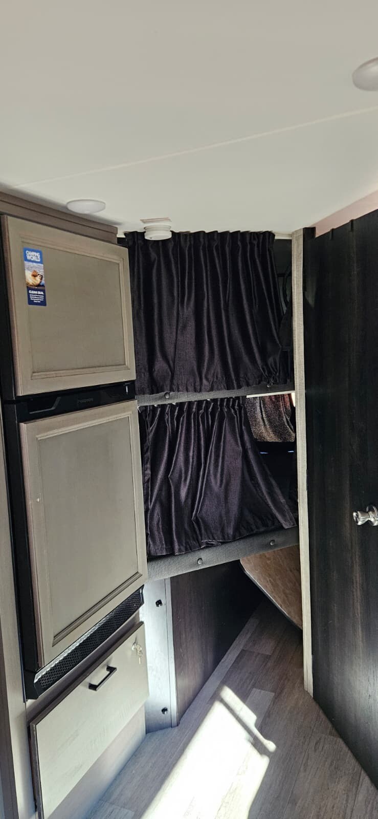 Building Photo - 206 New Iris Ln