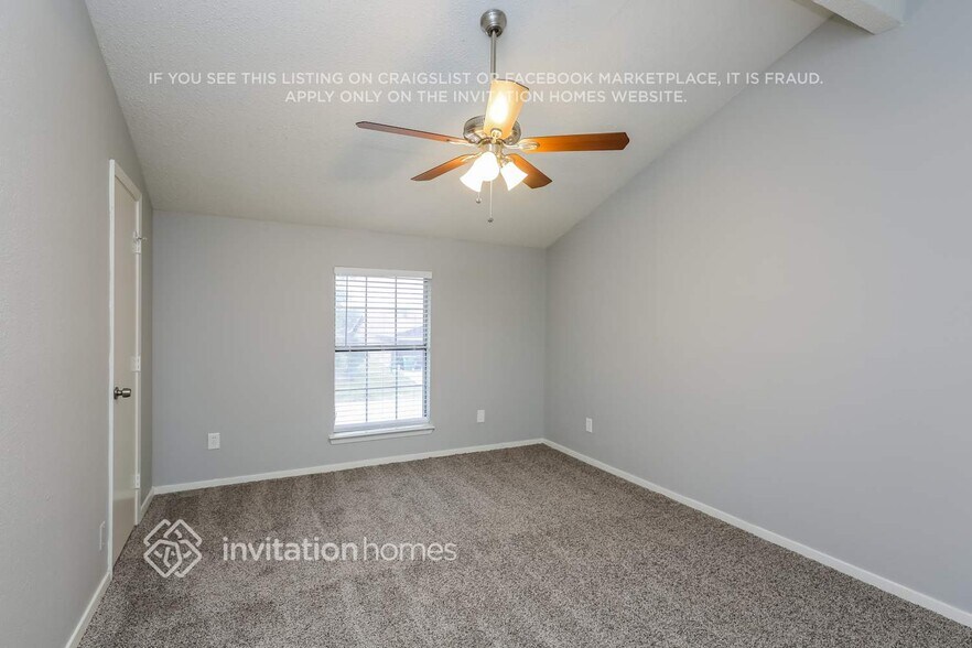 Building Photo - 627 Plainview Dr