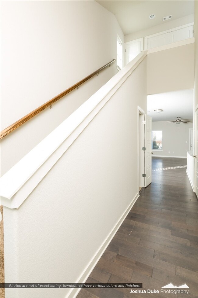 Building Photo - 1636 N Golf Club Dr