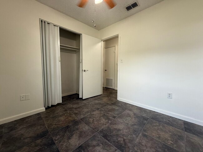 Building Photo - GI House