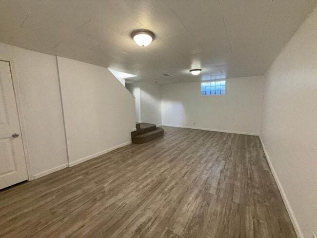 Building Photo - Charming Remodeled Bungalow Near Downtown ...