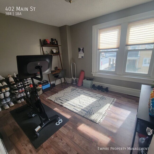 Building Photo - 3 Bedroom / 1 bathroom Home in Hellertown!!