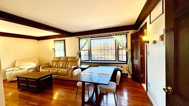 Building Photo - 5 Orchard Cir