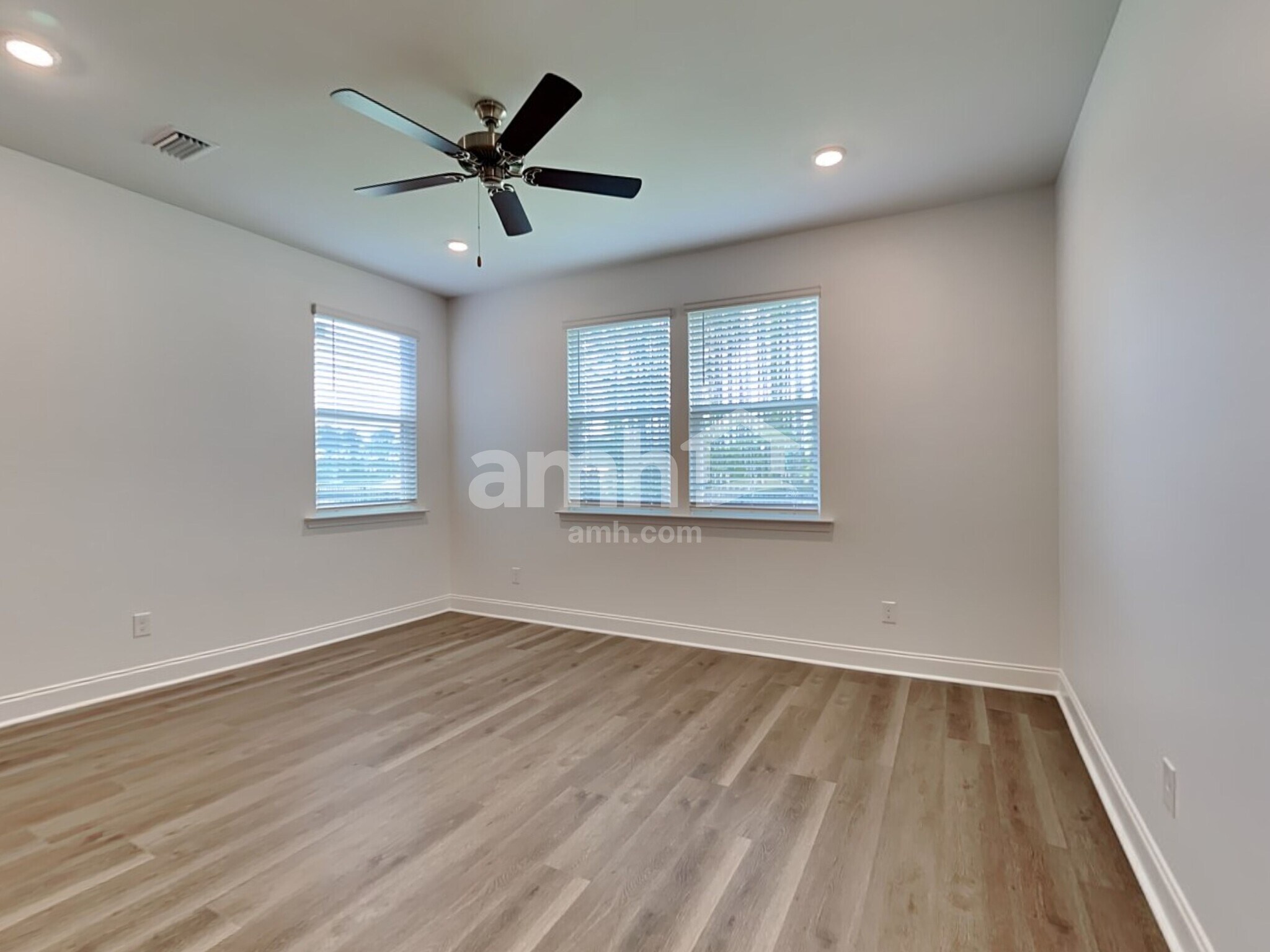 Building Photo - 565 Plumeria Ln