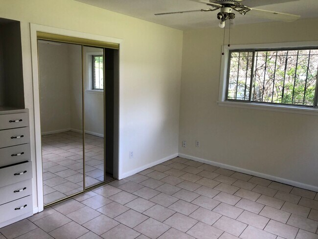 Building Photo - Ranch style home off North Market...