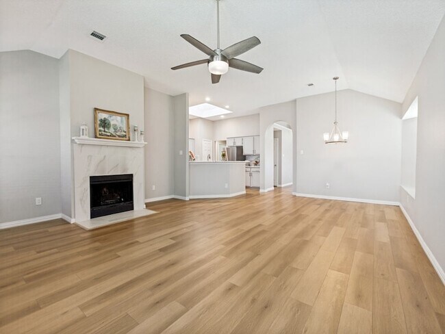 Building Photo - 8028 Alderwood Pl
