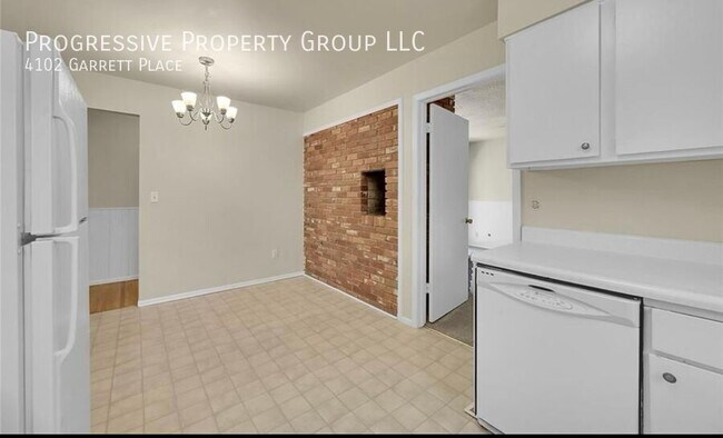 Building Photo - 4102 Garrett Pl