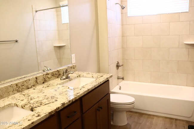 Building Photo - 1547 Middle Crk Ln