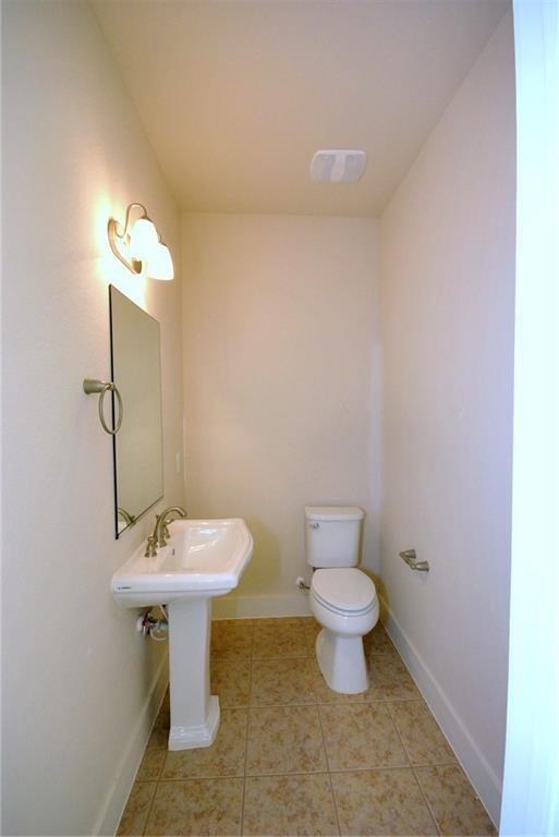 Building Photo - 2222 Creekside Ln