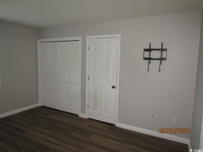 Building Photo - 4103 Pinehurst Cir