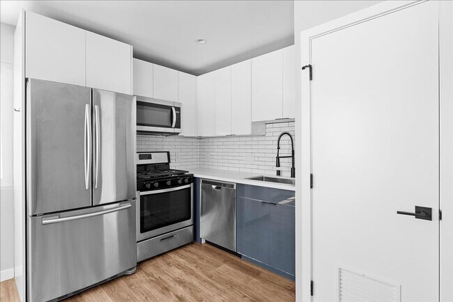 Building Photo - 941 Normandie Ave