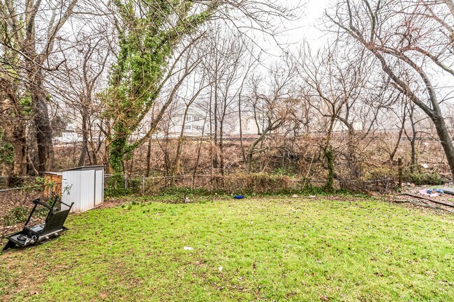 Building Photo - 203 Ford St