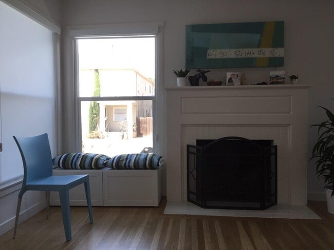 Building Photo - 1137 Santa Barbara Ct