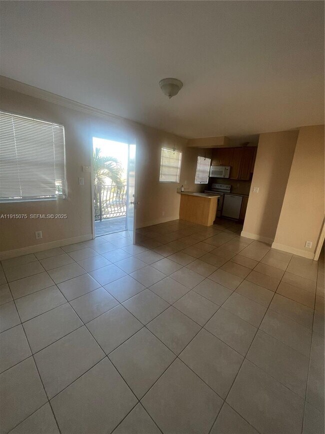 Building Photo - 110 SE 2nd St