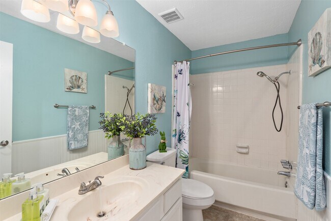 Building Photo - 6602 Montauk Dr