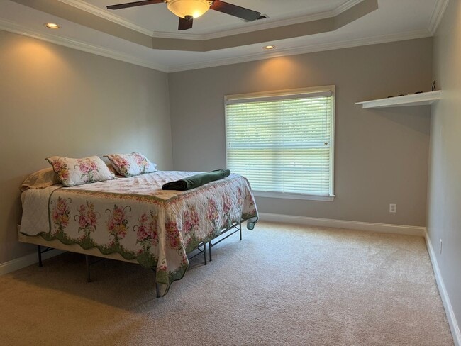 Building Photo - Beautiful Brick Home in NW School District