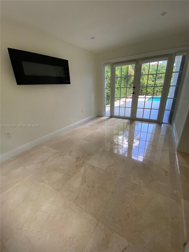 Building Photo - 5940 SW 47th St