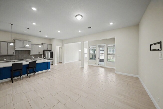 Building Photo - Stunning 4BR Home with 3-Car Garage in Turning Stone - Realtor Commission: $750