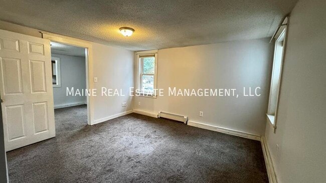 Building Photo - 206 Maine Ave