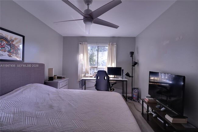 Building Photo - 2149 Discovery Cir W