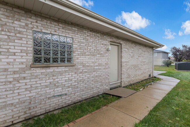 Building Photo - 9147 Boardwalk Terrace