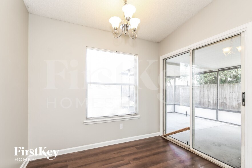 Building Photo - 12365 Mastin Cove Rd