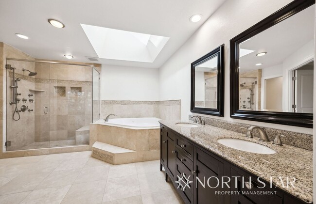 Building Photo - Stunning Lake Oswego Home with Space for E...