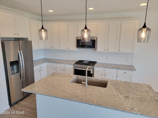 Building Photo - 5595 S Adero Cyn Trl