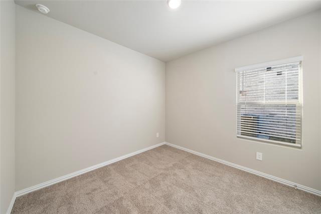 Building Photo - 704 Hemingway Ln