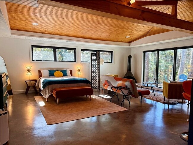 Building Photo - 1904 Lenox Rd NE