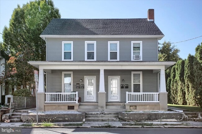 Building Photo - 424 W Main St