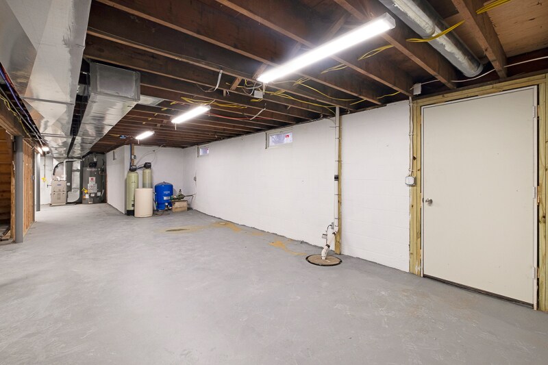 Building Photo - 370 Smithburg Rd