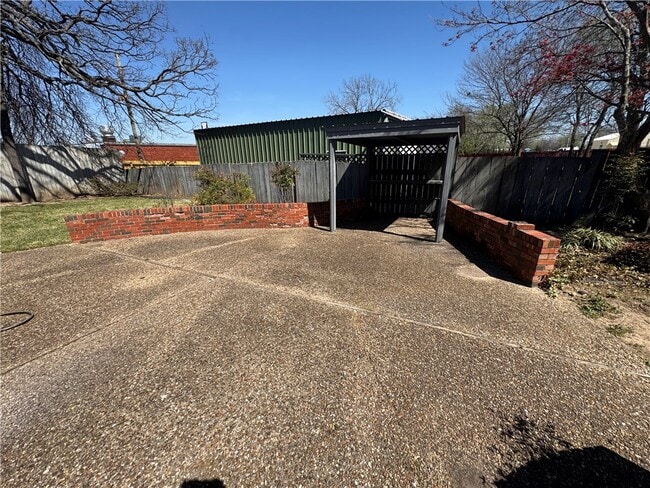 Building Photo - 1505 S Mt Olive St