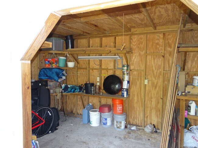 Building Photo - 1 bed / 1 bath rental in Seminole Heights