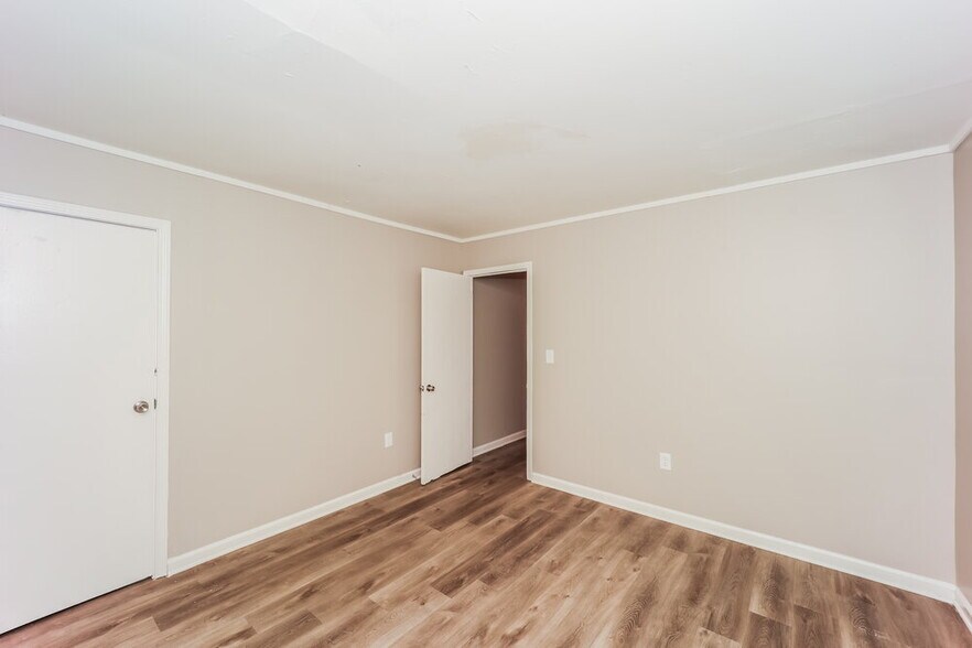 Building Photo - 6608 Dorian Dr