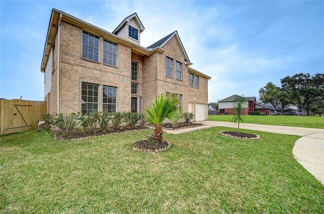Building Photo - 11906 Dinosaur Valley Dr