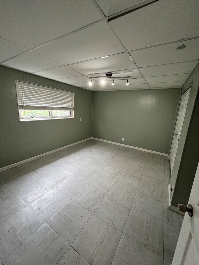 Building Photo - 1054 Woodland Trails Dr