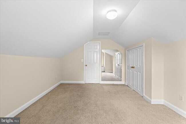 Building Photo - 16 E Braddock Rd
