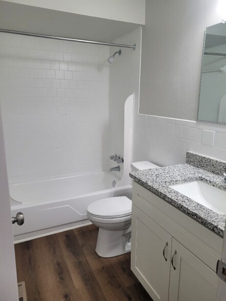 Building Photo - 2 Bainbridge Ave