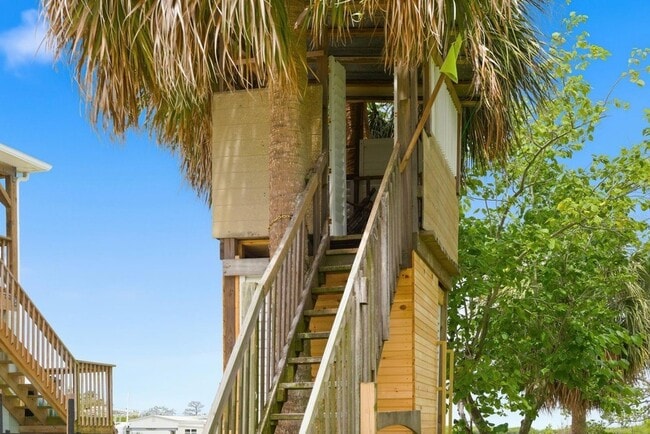 Building Photo - 6731 Arroyo Dr
