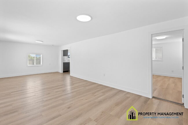 Building Photo - Charming 2-Bedroom Retreat in Sacramento – Gated w/Large yard